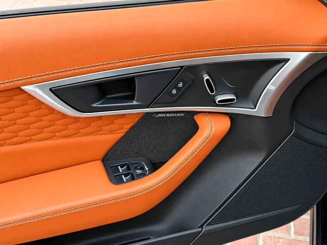 Jaguar F-Type 2.0 l, 300 hp, بنزين, ناقل حركة أوتوماتيكي, RWD - 10