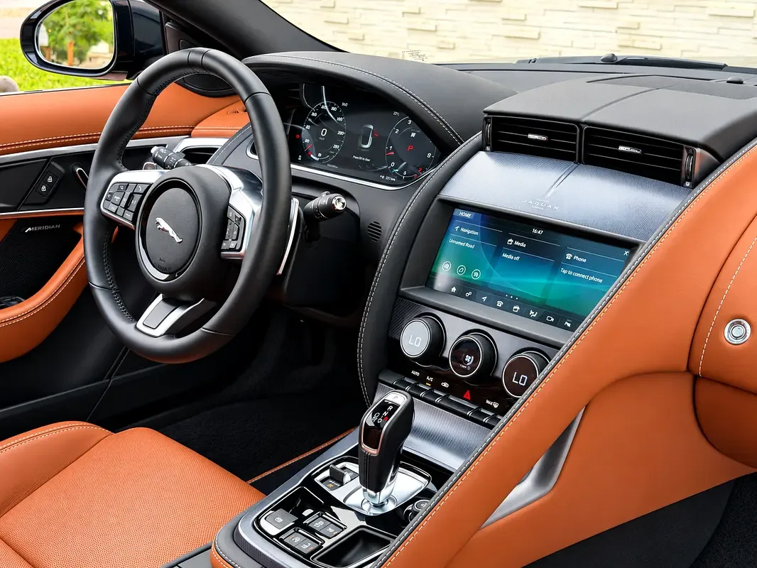 Jaguar F-Type 2.0 l, 300 hp, بنزين, ناقل حركة أوتوماتيكي, RWD - 16