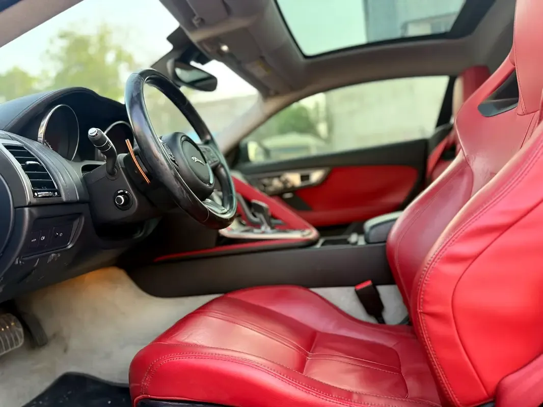 Jaguar F-Type 3.0 AT RWD (340 hp) - 4