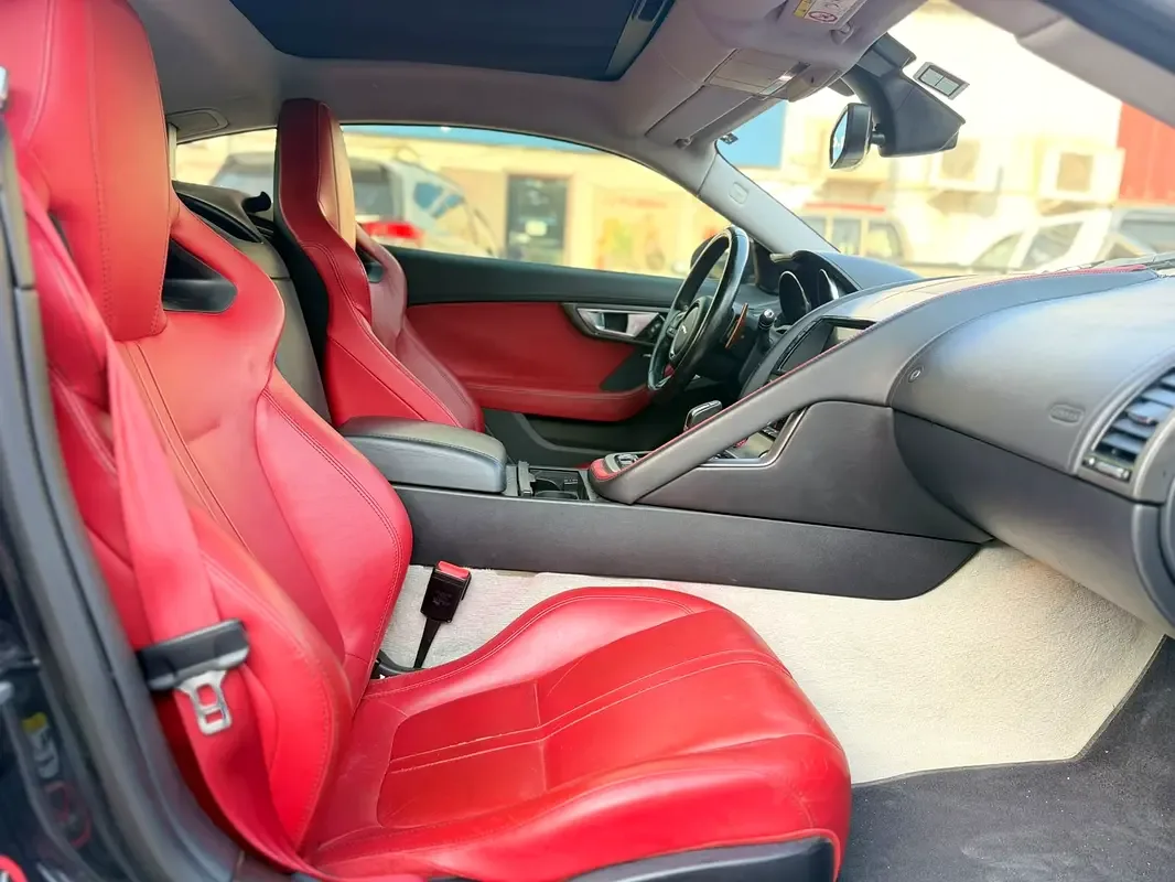 Jaguar F-Type 3.0 AT RWD (340 hp) - 7