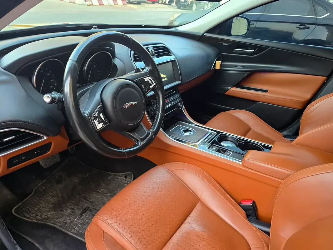 Jaguar XE 2.0 AT (200 حصان) - 12