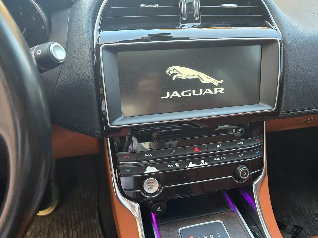 Jaguar XE 2.0 AT (200 حصان) - 17
