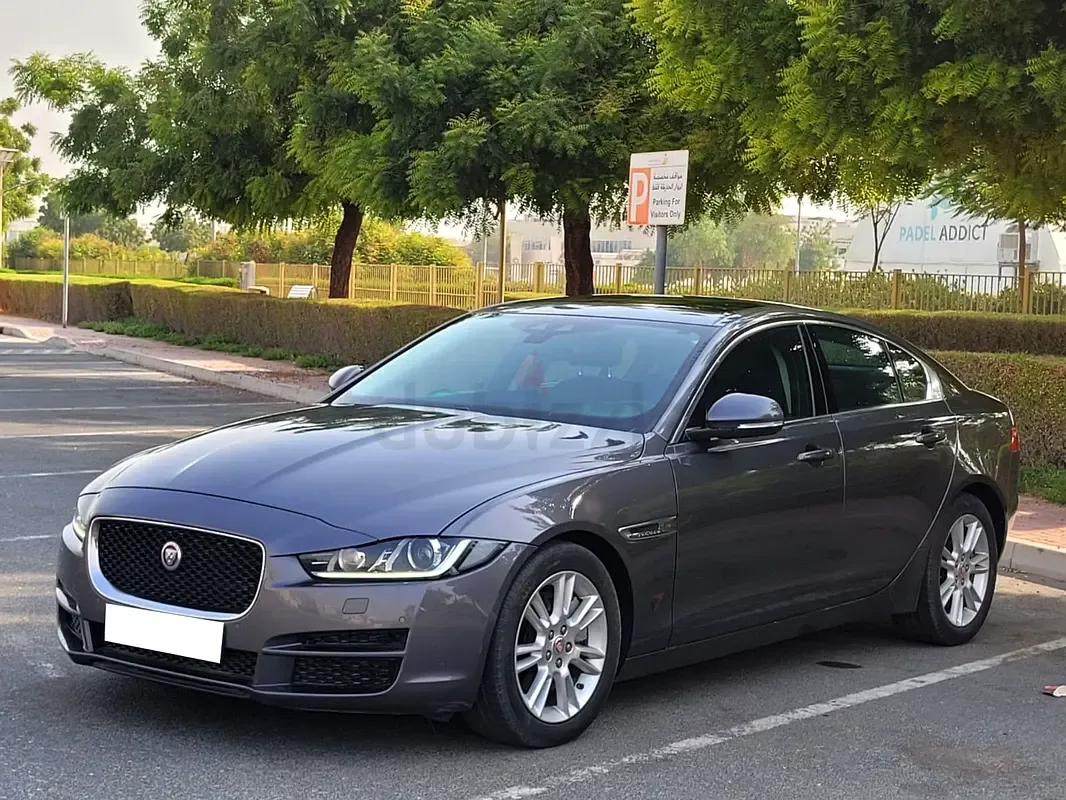 Jaguar XE 2.0 AT (250 hp) - 10