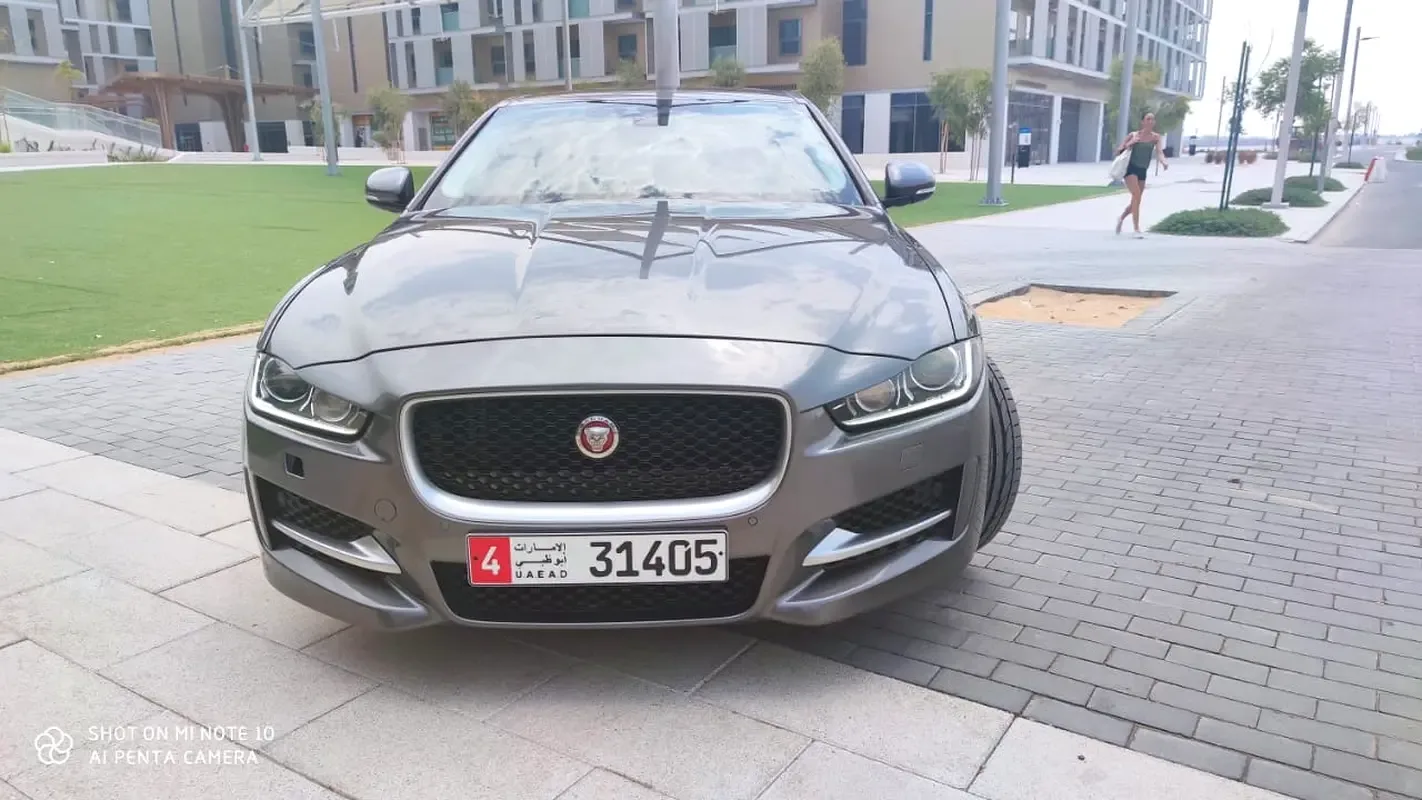 Jaguar XE 3.0 AT (340 hp)