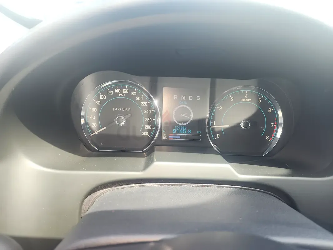 Jaguar XF 2.0 AT (240 حصان) - 3