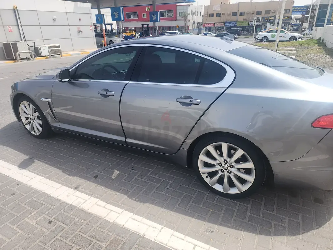 Jaguar XF 2.0 AT (240 حصان) - 2