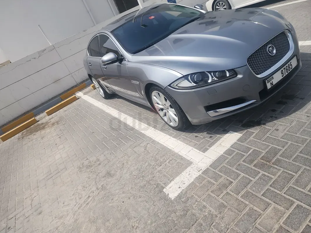 Jaguar XF 2.0 AT (240 حصان) - 6