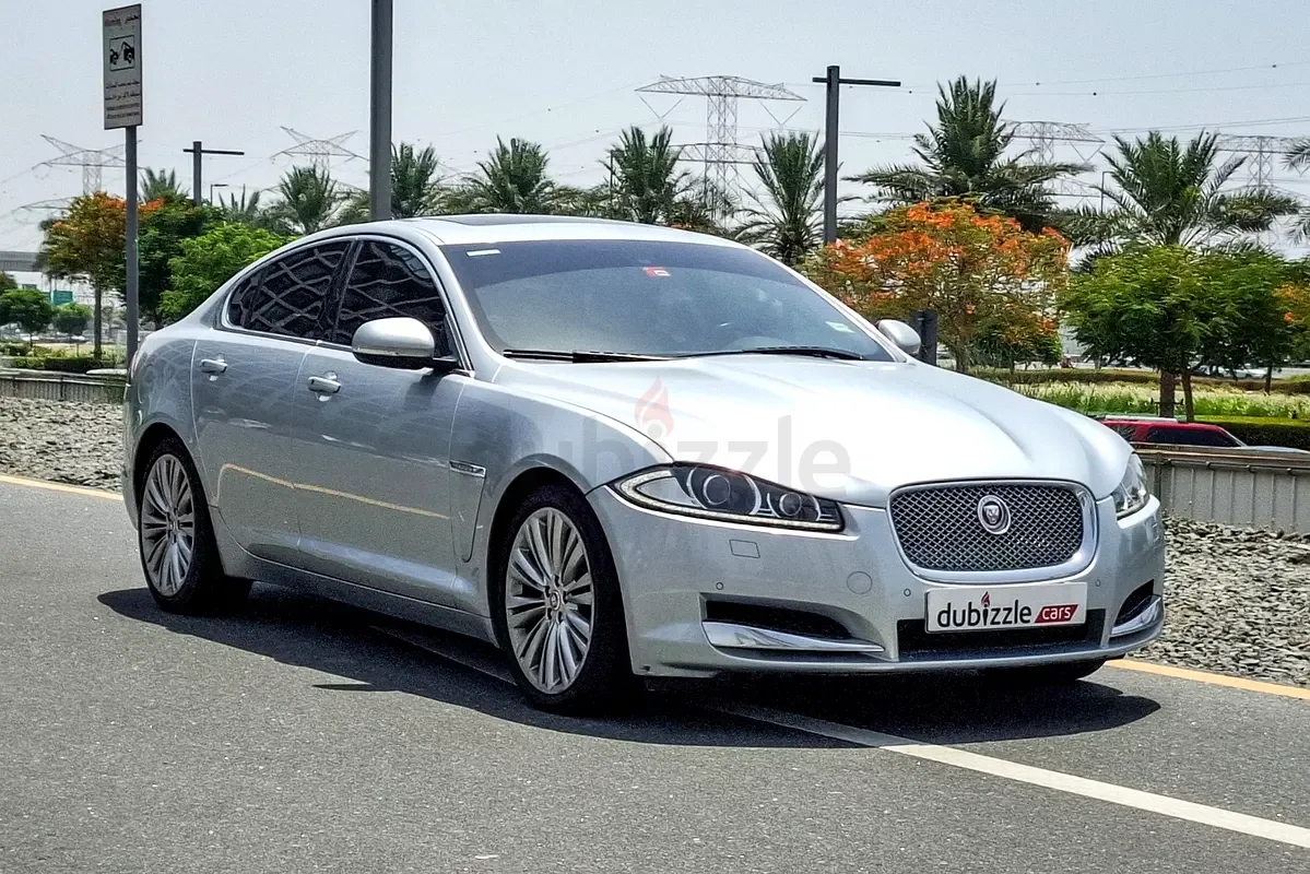 Jaguar XF 2.0 AT (240 hp)