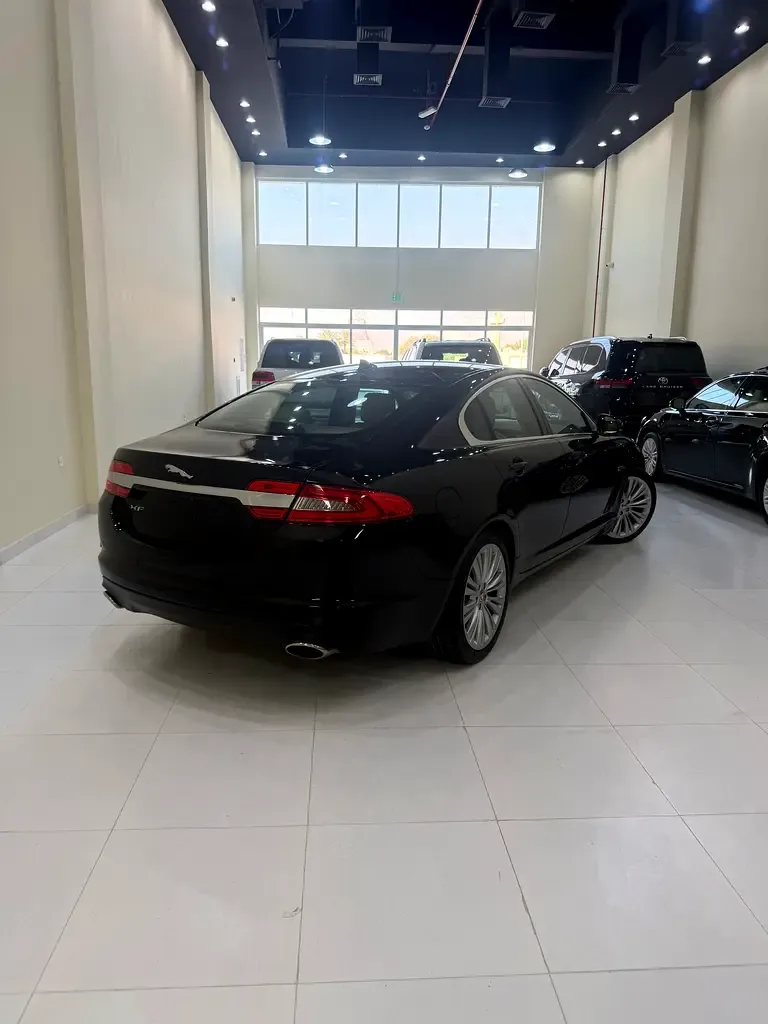 Jaguar XF 2.0 AT (240 hp) - 5