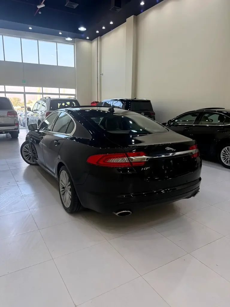 Jaguar XF 2.0 AT (240 hp) - 6