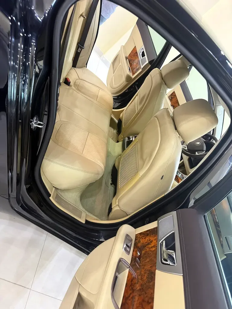 Jaguar XF 2.0 AT (240 hp) - 10
