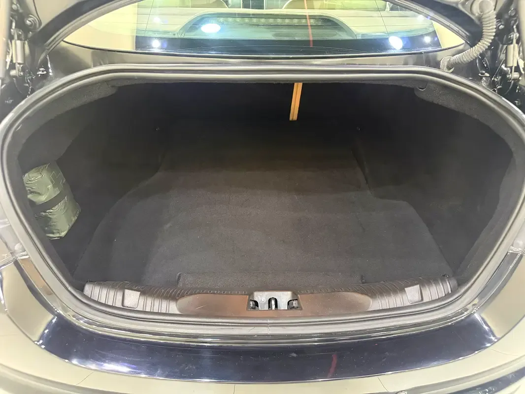 Jaguar XF 2.0 AT (240 hp) - 12
