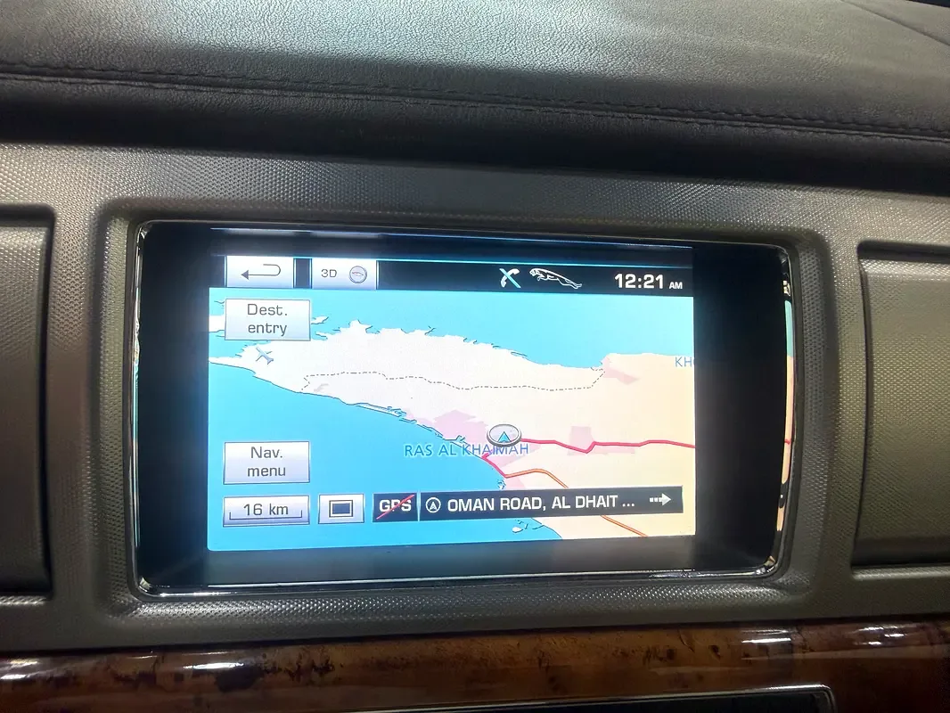 Jaguar XF 2.0 AT (240 hp) - 14
