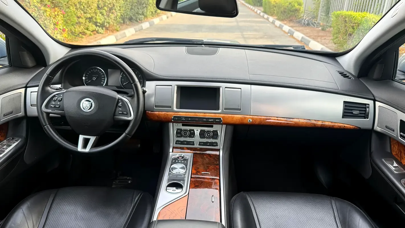 Jaguar XF 3.0 AT 4WD (340 hp) - 11