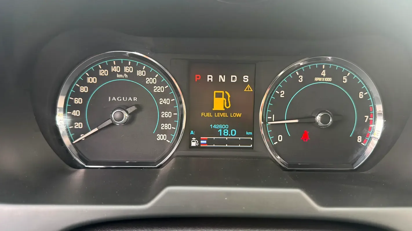 Jaguar XF 3.0 AT 4WD (340 hp) - 16