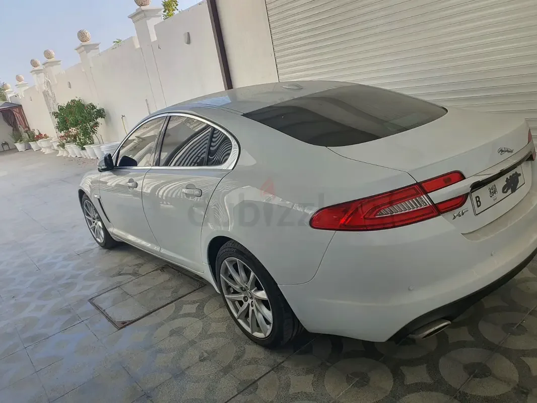 Jaguar XF 5.0 AT (385 hp)