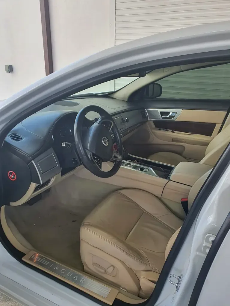 Jaguar XF 5.0 AT (385 hp) - 4