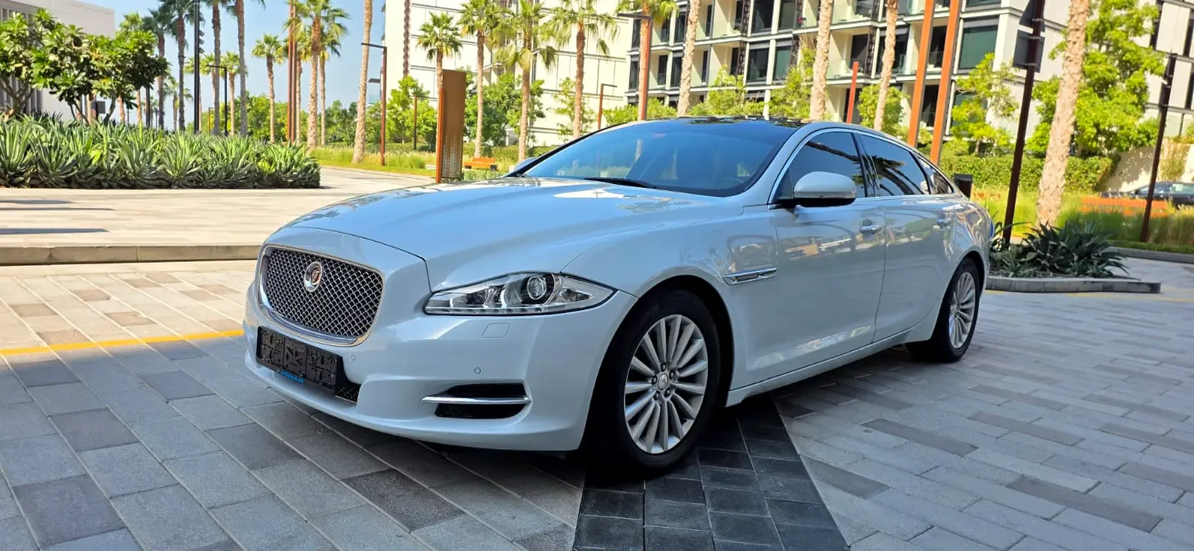 Jaguar XJ 2.0 AT LWB (240 hp) - 2