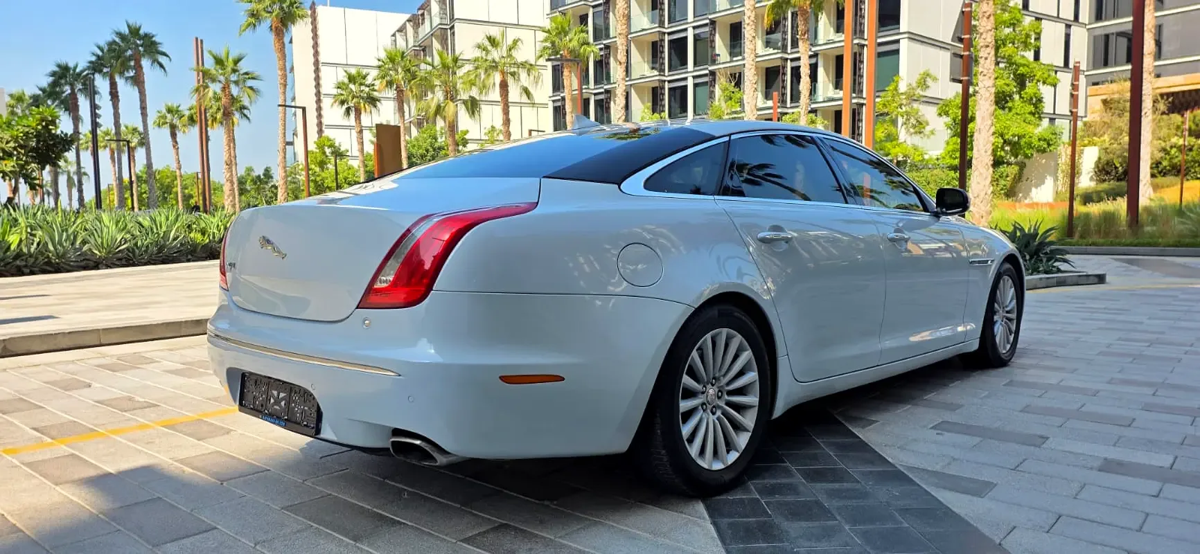 Jaguar XJ 2.0 AT LWB (240 hp) - 7