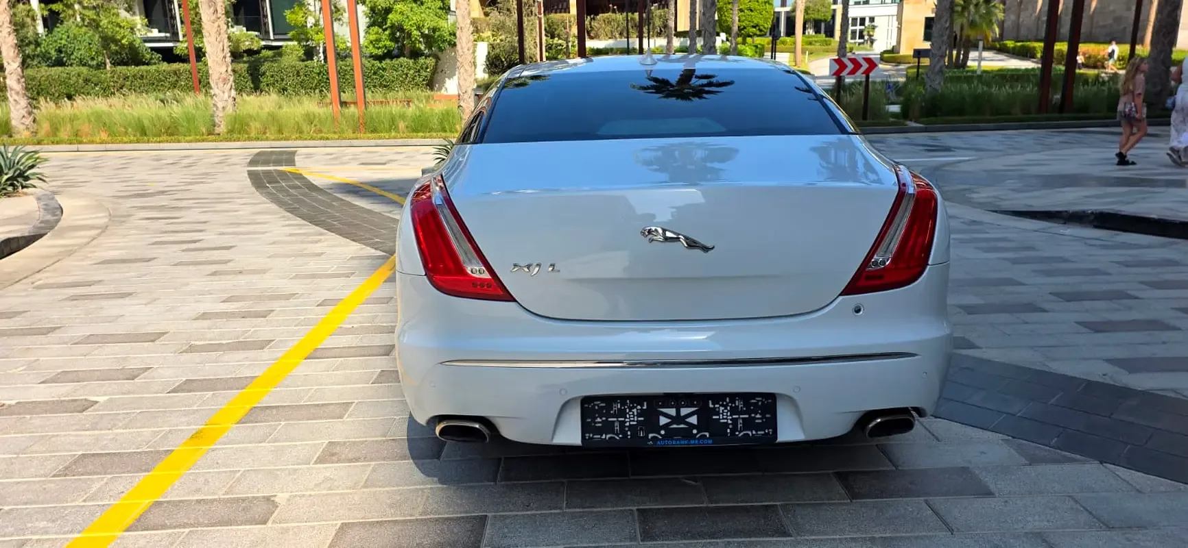 Jaguar XJ 2.0 AT LWB (240 hp) - 8