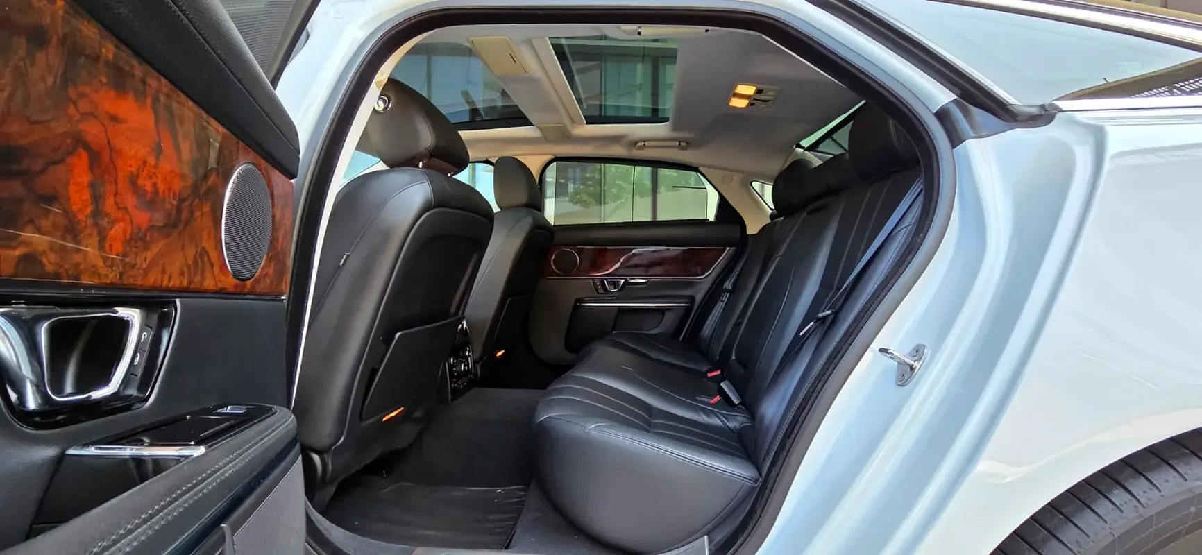 Jaguar XJ 2.0 AT LWB (240 hp) - 11