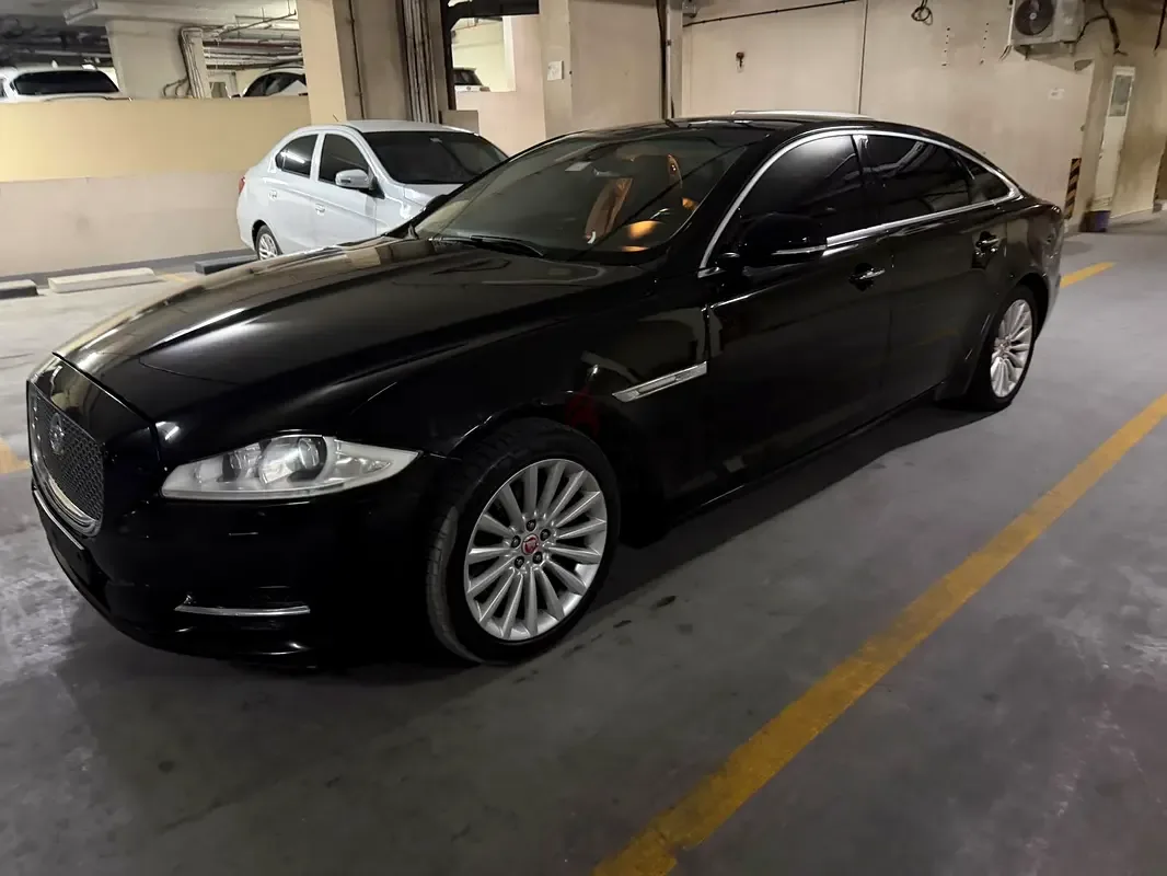 Jaguar XJ 2.0 AT SWB (240 hp) - 2