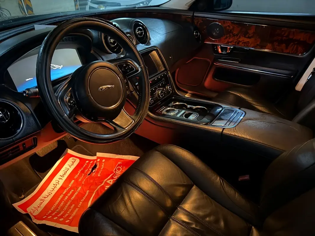Jaguar XJ 2.0 AT SWB (240 hp) - 5