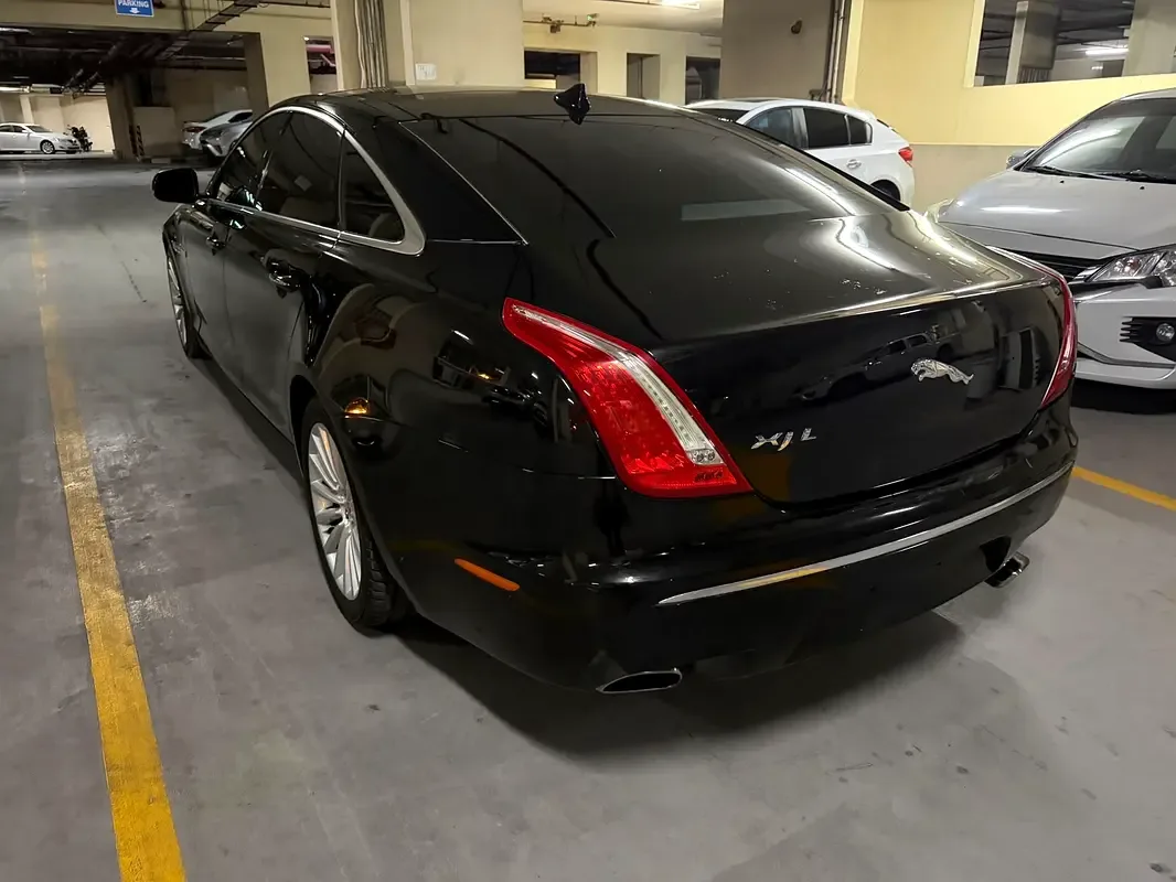 Jaguar XJ 2.0 AT SWB (240 hp) - 4