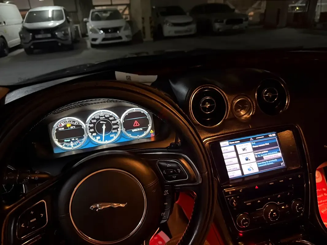 Jaguar XJ 2.0 AT SWB (240 hp) - 8