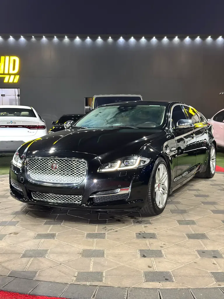 Jaguar XJ 3.0 AT AWD LWB (340 hp)