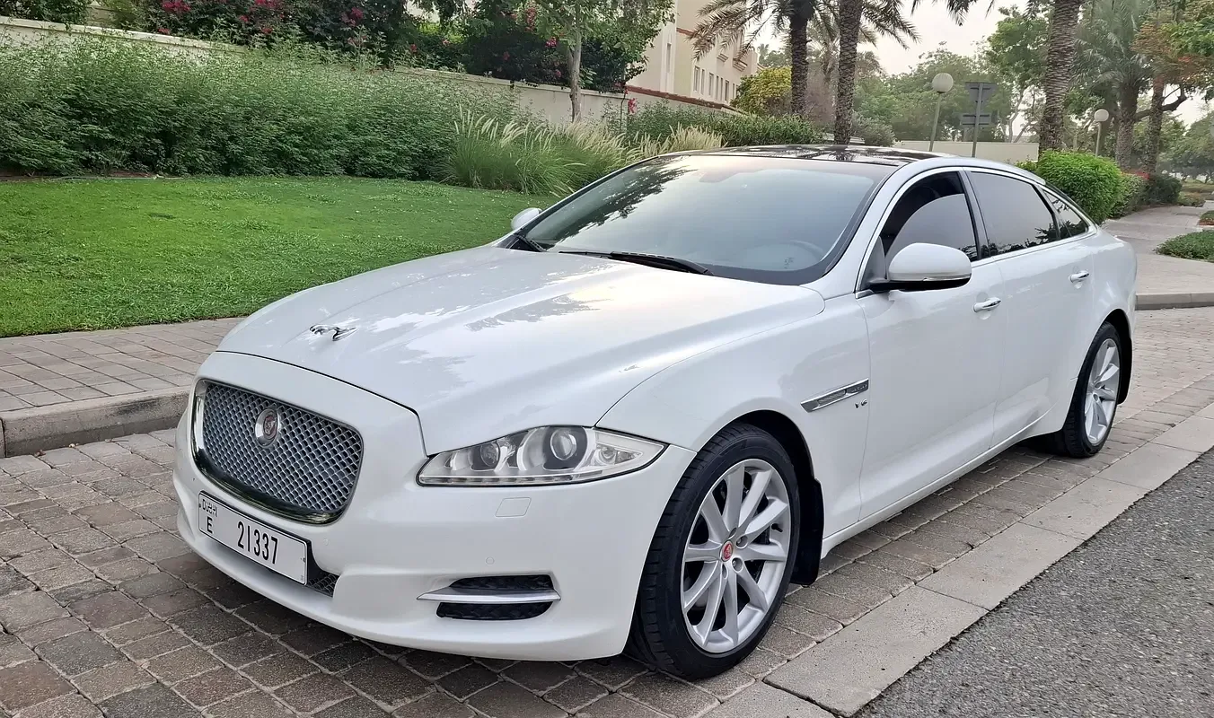 Jaguar XJ 3.0 AT LWB (275 hp)