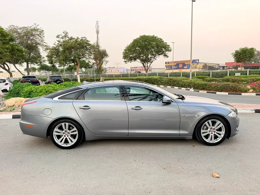 Jaguar XJ 3.0 AT LWB (275 حصان) - 6
