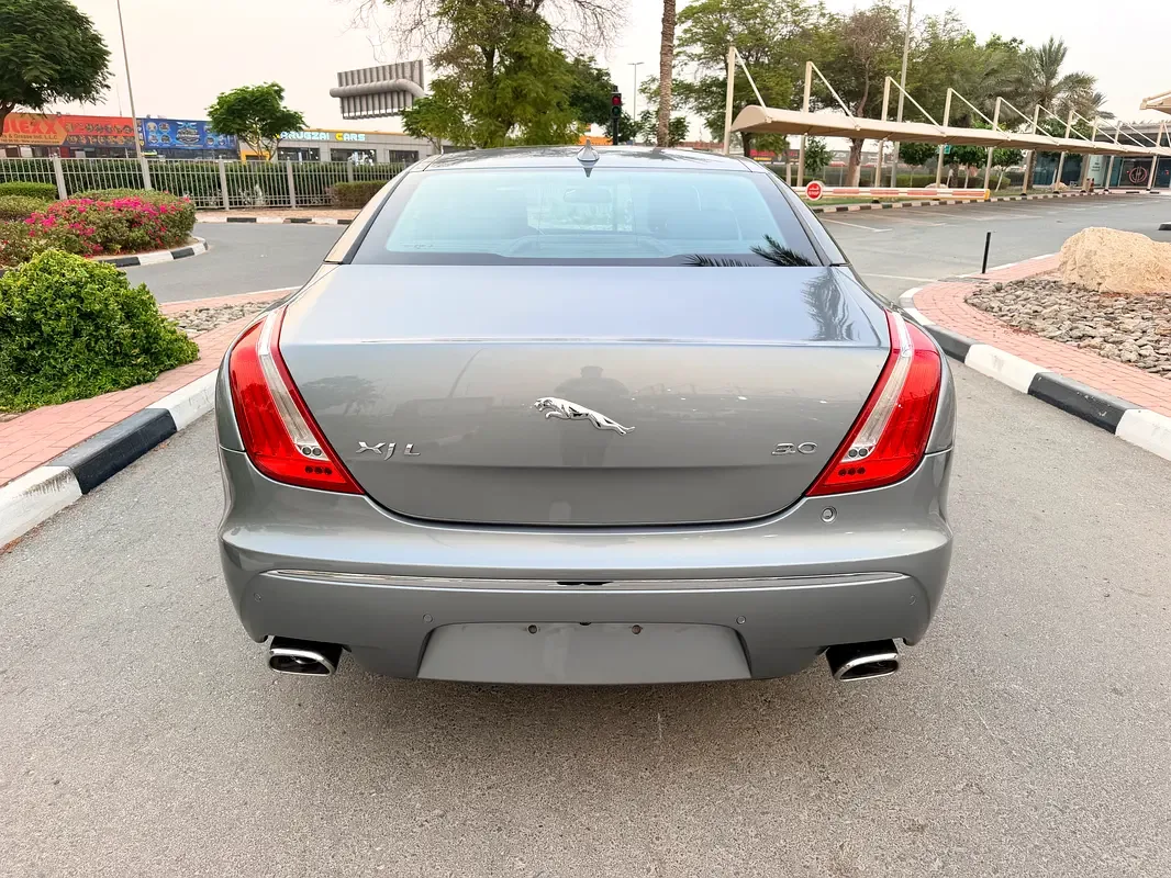 Jaguar XJ 3.0 AT LWB (275 حصان) - 8