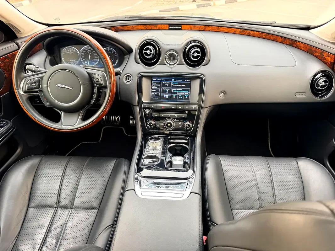 Jaguar XJ 3.0 AT LWB (275 حصان) - 11