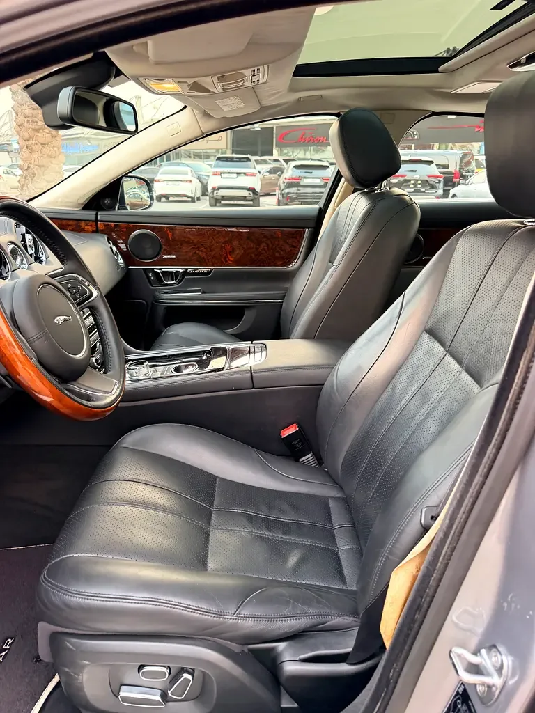 Jaguar XJ 3.0 AT LWB (275 حصان) - 14
