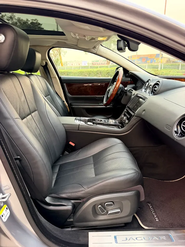 Jaguar XJ 3.0 AT LWB (275 حصان) - 18