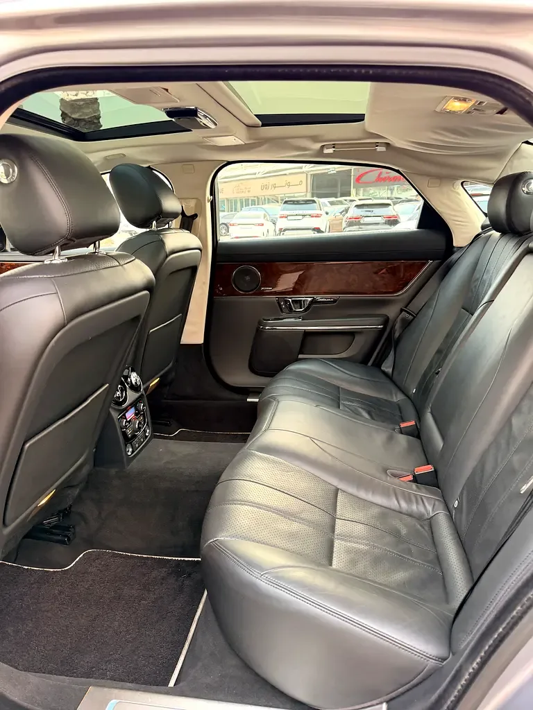 Jaguar XJ 3.0 AT LWB (275 حصان) - 16