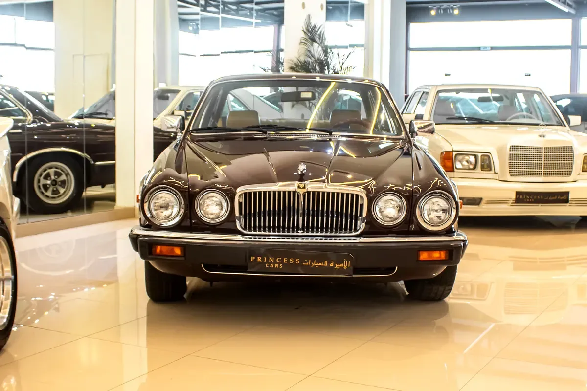 Jaguar XJ 4.2 AT (208 hp)