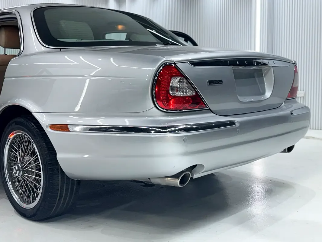 Jaguar XJ 4.2 AT RWD (298 hp) - 4