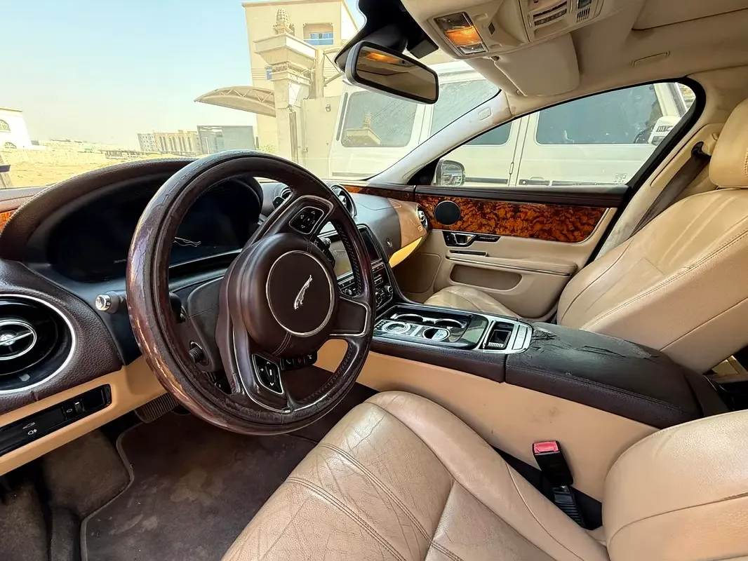 Jaguar XJ 5.0 AT LWB (385 hp) - 5