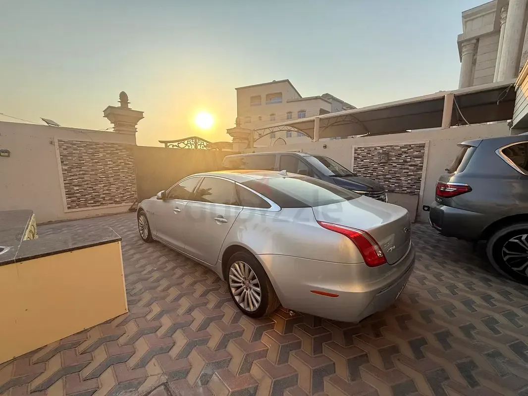 Jaguar XJ 5.0 AT LWB (385 hp) - 6