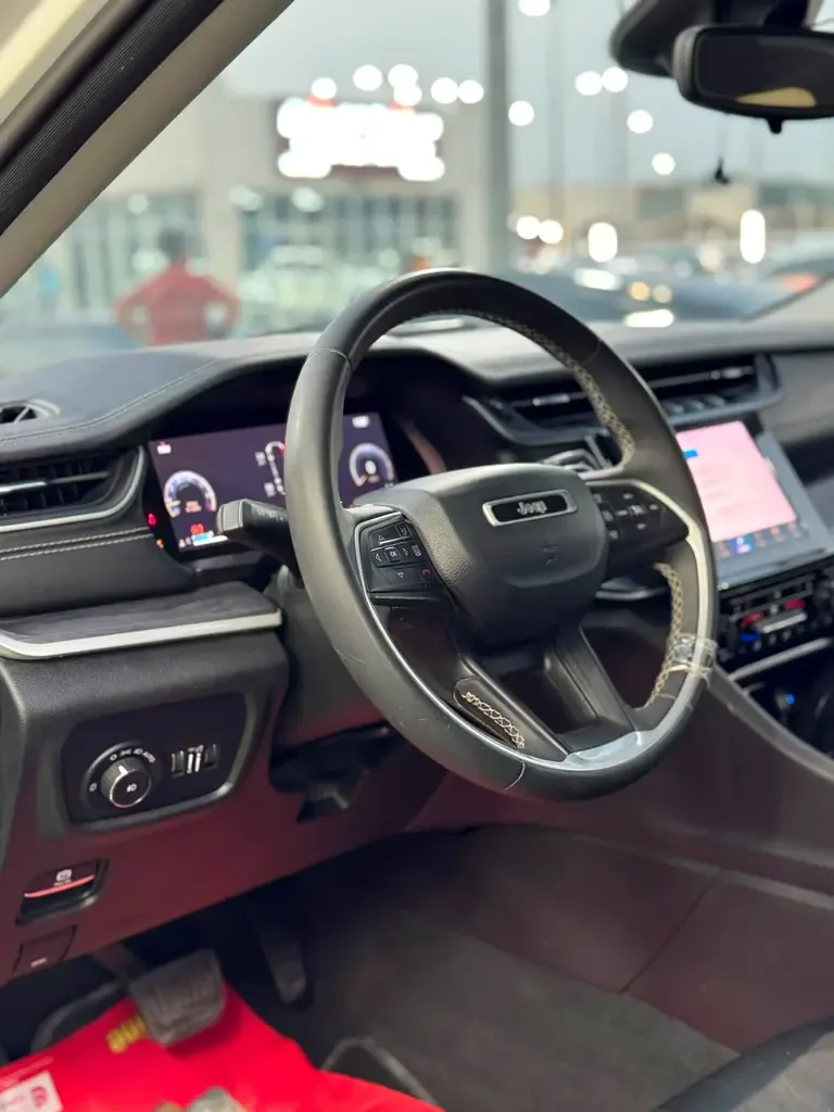 Jeep Cherokee 3.2 AT (272 حصان) - 11
