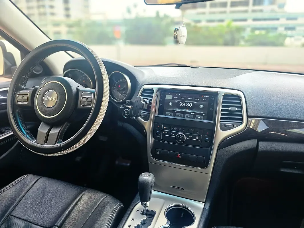 Jeep Cherokee 3.7 AT (205 حصان) - 13