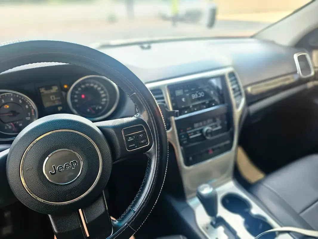 Jeep Cherokee 3.7 AT (205 حصان) - 14