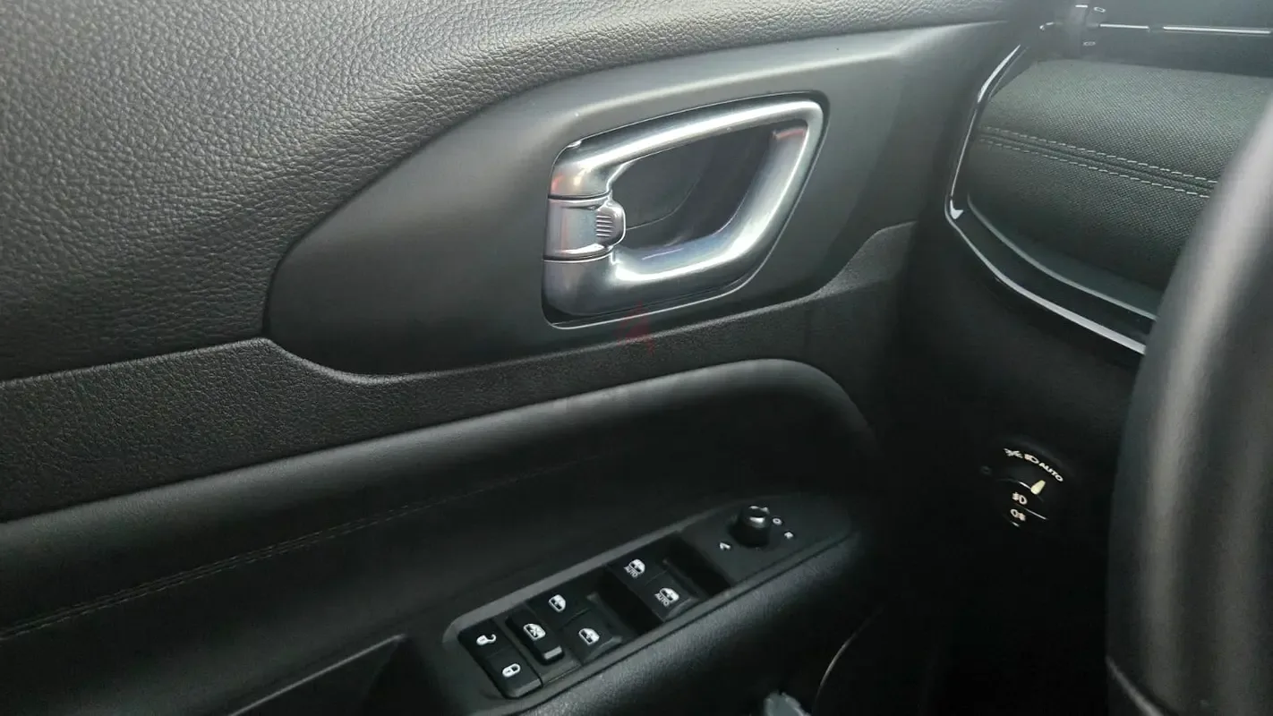 Jeep Compass 2.4 AT (180 hp) - 19
