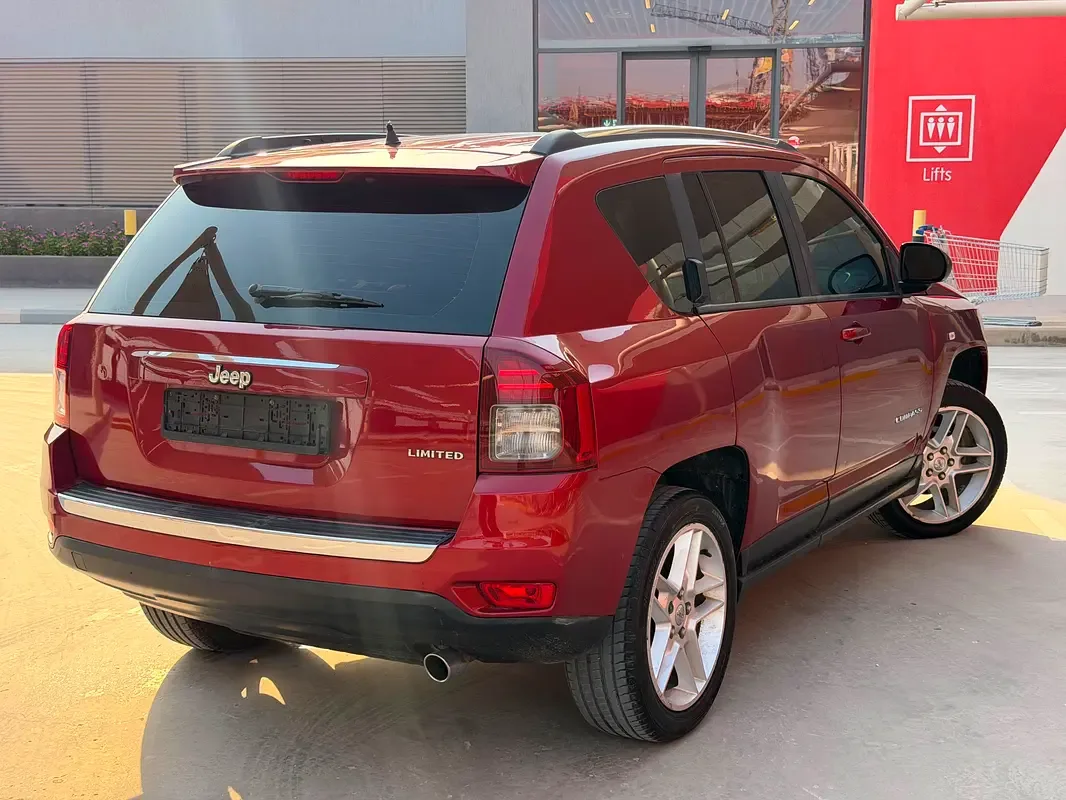 Jeep Compass 2.4 AT AWD (170 حصان) - 2