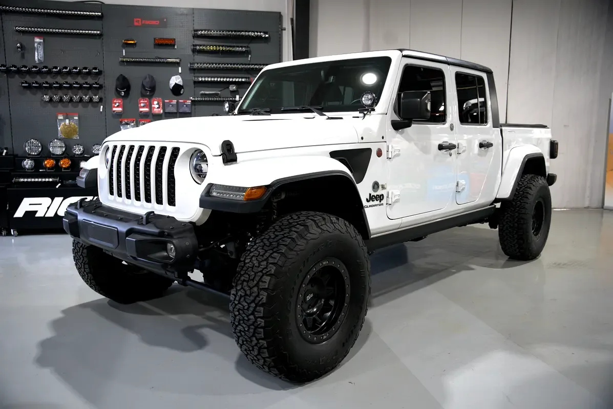 Jeep Gladiator 3.6 AT 4WD (285 حصان) - 2