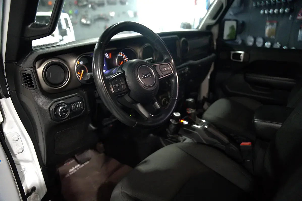 Jeep Gladiator 3.6 AT 4WD (285 حصان) - 11