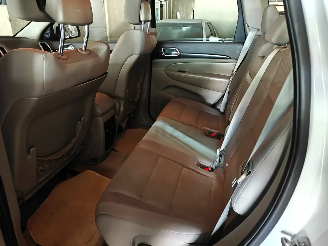 Jeep Grand Cherokee 3.6 AT (286 hp) - 8
