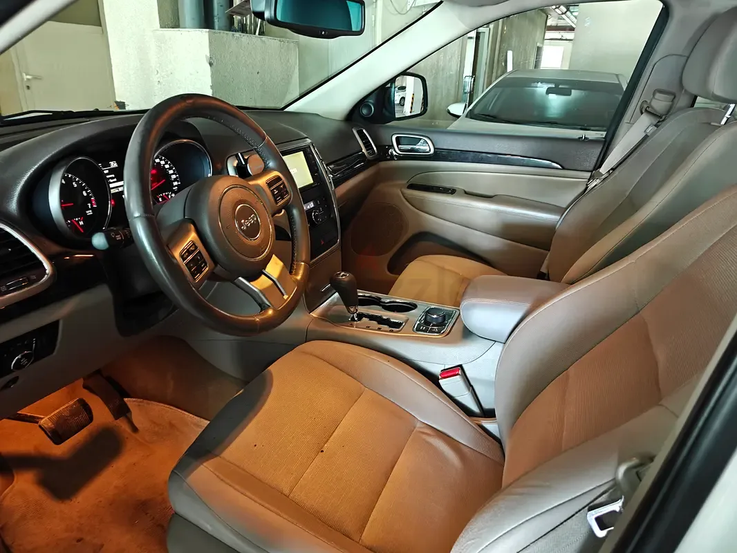Jeep Grand Cherokee 3.6 AT (286 hp) - 9